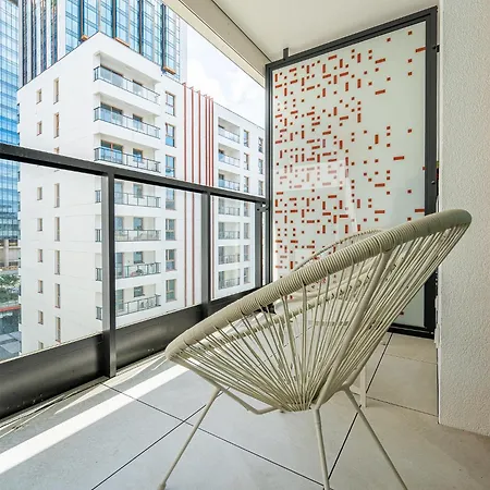 Rentplanet - Towarowa Square Apartamento