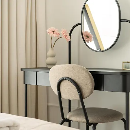 Rentplanet - Towarowa Square Apartamento