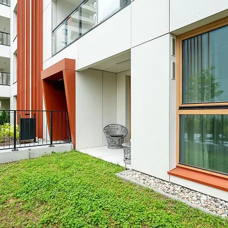 Rentplanet - Towarowa Square Apartamento